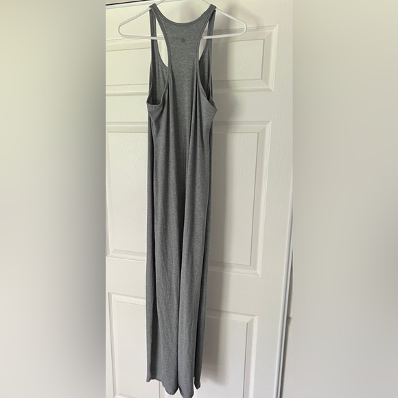 Women’s Lululemon refresh maxi dress heathered medium grey size 6 or 8 MEDIUM - Picture 9 of 9